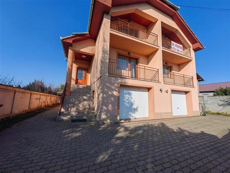 Casa mare cu etaj la principala in Fantanele - REDUCERE