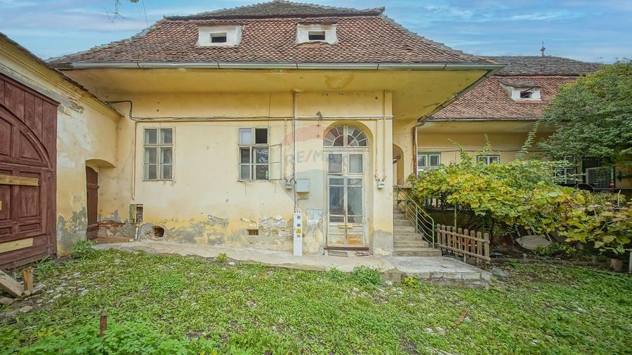 Casă singură în curte, de închiriat, Schei!