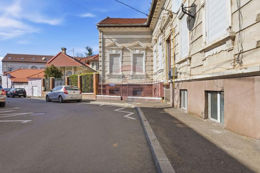 Apartament 4 camere 113 m² utili Piata Catedralei- Alexandru Gavra