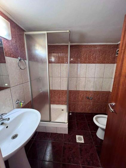 Central -ap. in casa cu intrare din strada