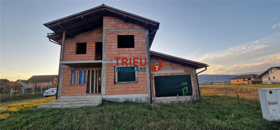 Casă la roșu cu garaj în Orizont