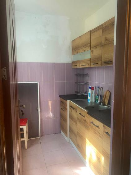 Apartament 2 camere de vanzare zona Scoala 8