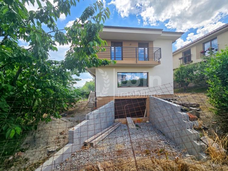 Casa individuala | 142 mp utili | 900 mp teren | Terasa | Cartier Iris