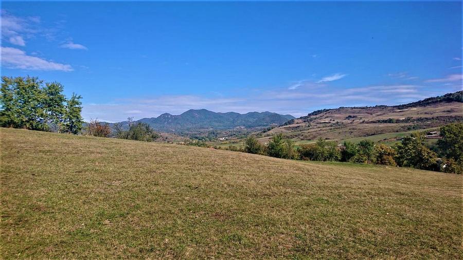 1,8 ha teren cu priveliste langa Deva in Barsau.