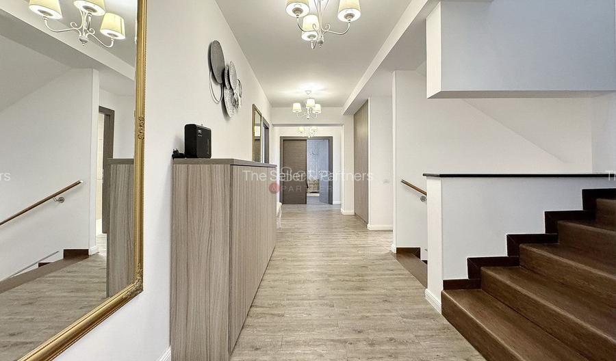 Penthouse generos cu priveliste spre Masivul Postavarul - 6