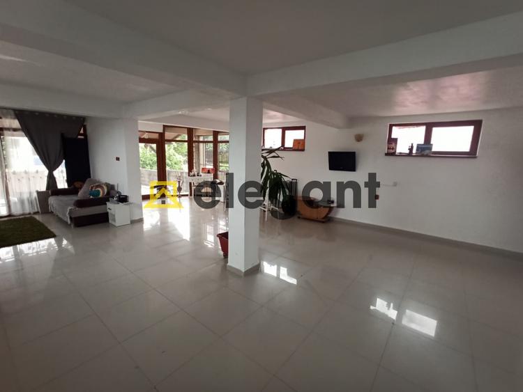 Casa cu spatiu comercial la principala, 216 mp utili, Simnicul de Sus