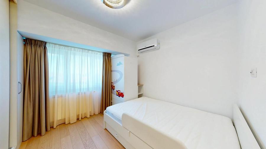 Apartament 4 camere Bd Unirii, renovat, centrala proprie, parcare