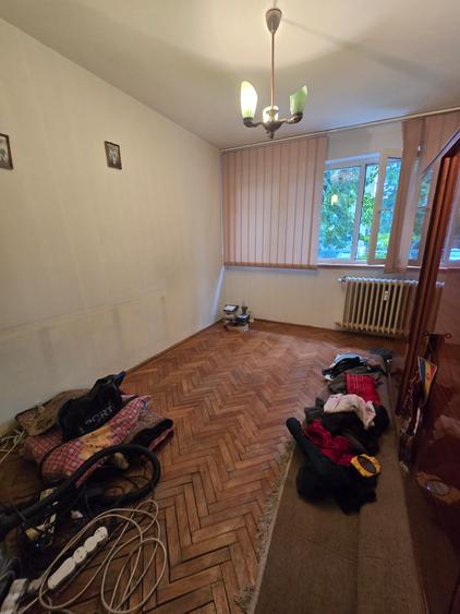 APARTAMENT DE VÂNZARE CU DOUĂ CAMERE IN ZONA PAJURA SEC.1