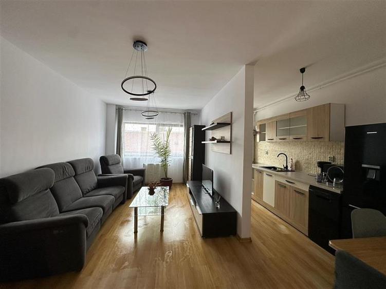 Inchiriere apartament 3 camere modern bloc nou zona Centrala- strada Horea