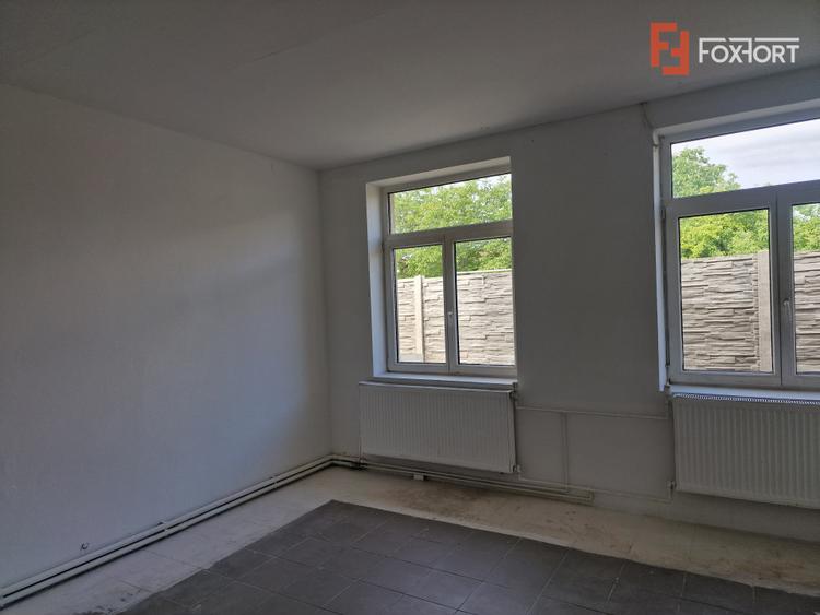 Spatiu comercial cu 16 incaperi - zona Mehala