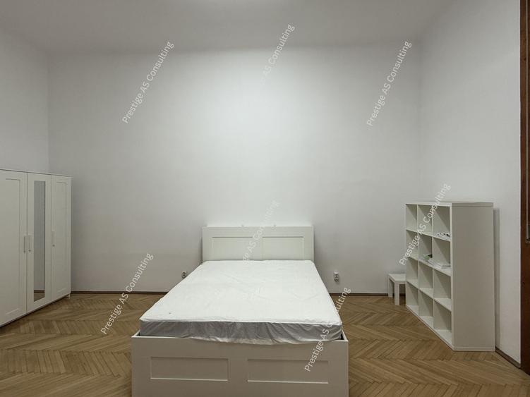 Apartament Patrimonial 150 mp | Balcon cu vedere directa spre Piata Victoriei
