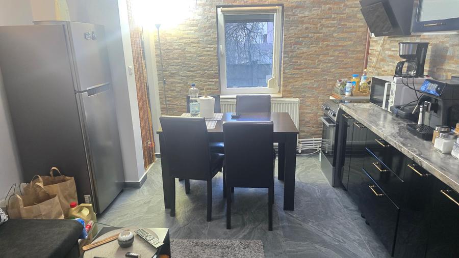 Vand apartament 2 camere decomandat Deva, Decebal (Zamfirescu), parter,mobilat
