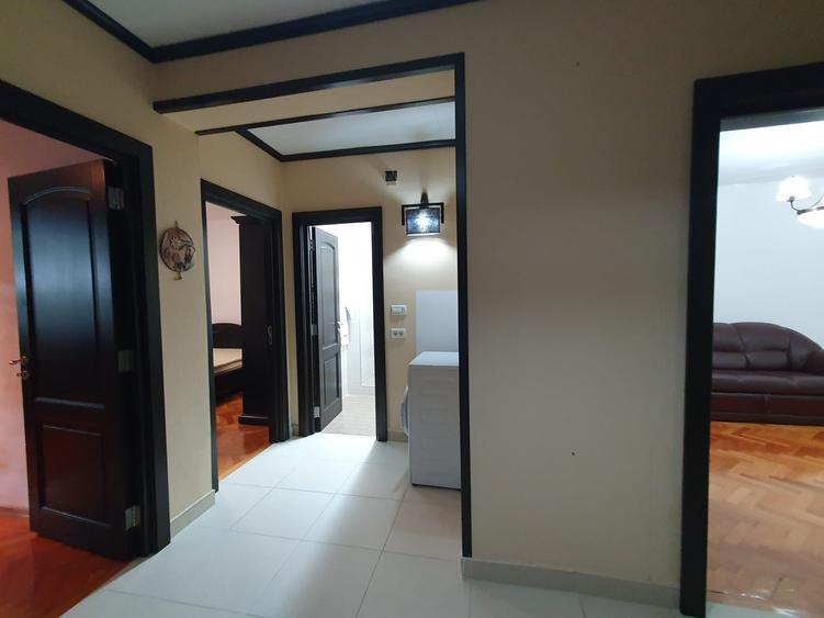 De inchiriat apartament 3 camere zona centrala- langa hotel Central