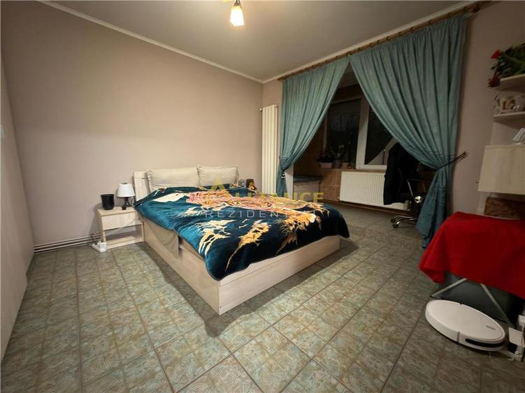Apartament 3 camere de vanzare – Strada Izvorul Muresului