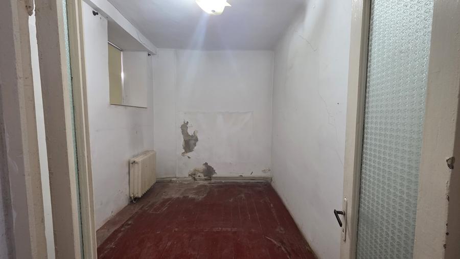 Piata Ovidiu , Centru vechi, 4 camere , 2 bai
