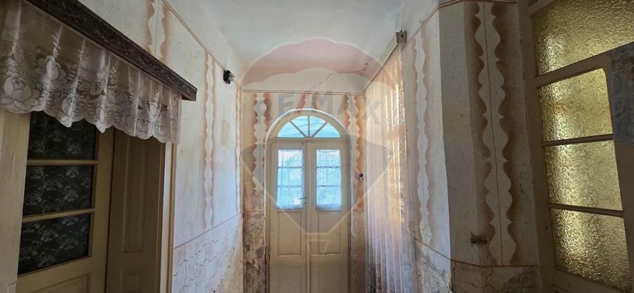 Casă cu potențial, aproape de centru – Socodor, jud. Arad