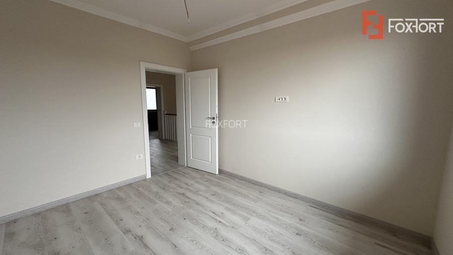 Duplex de vanzare cu 5 camere, despartit prin garaj, zona Giroc  - 13