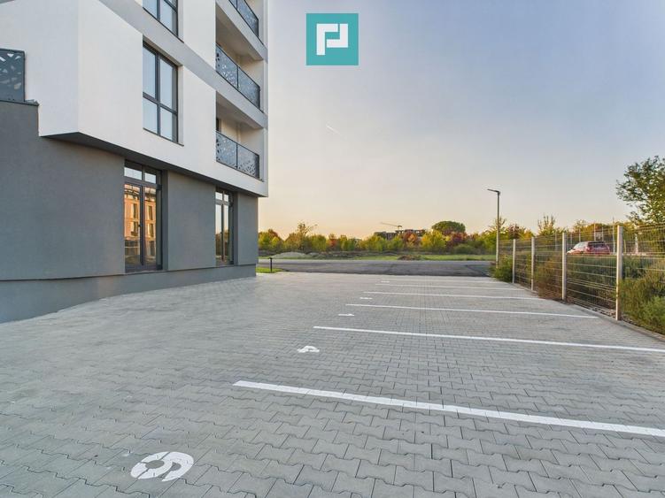 Spațiu comercial 208 mp + 5 parcări, Zona Aradului
