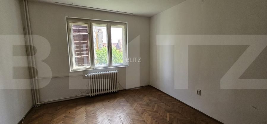 Casa cu 2 apartamente de 3 camere in centru - 4