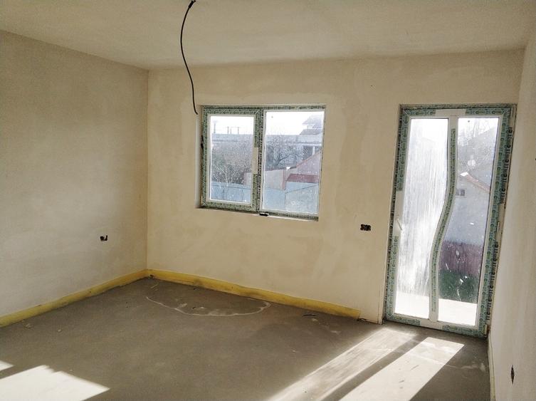 Vila P+1E+Pod noua, situata aproape de centru