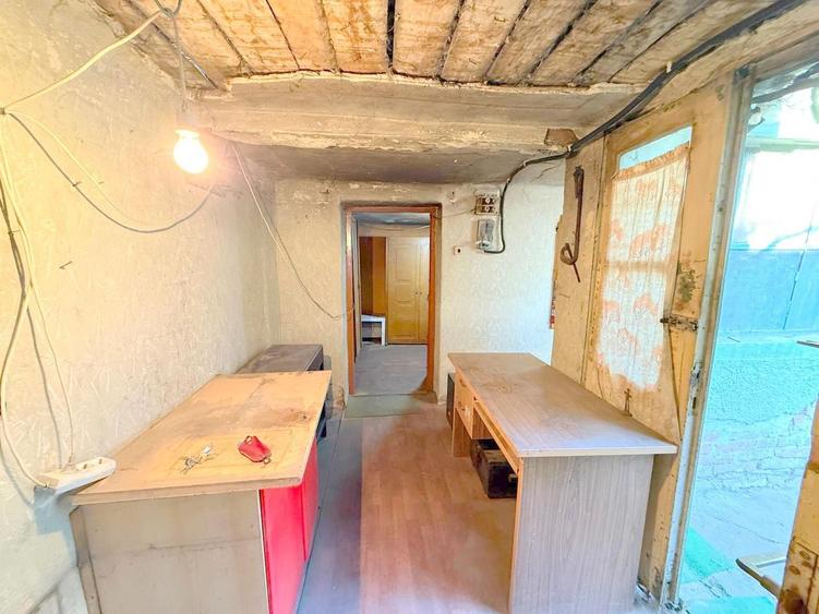 Apartament de vanzare la curte comună, 67,5 mp utili, teren 213 mp