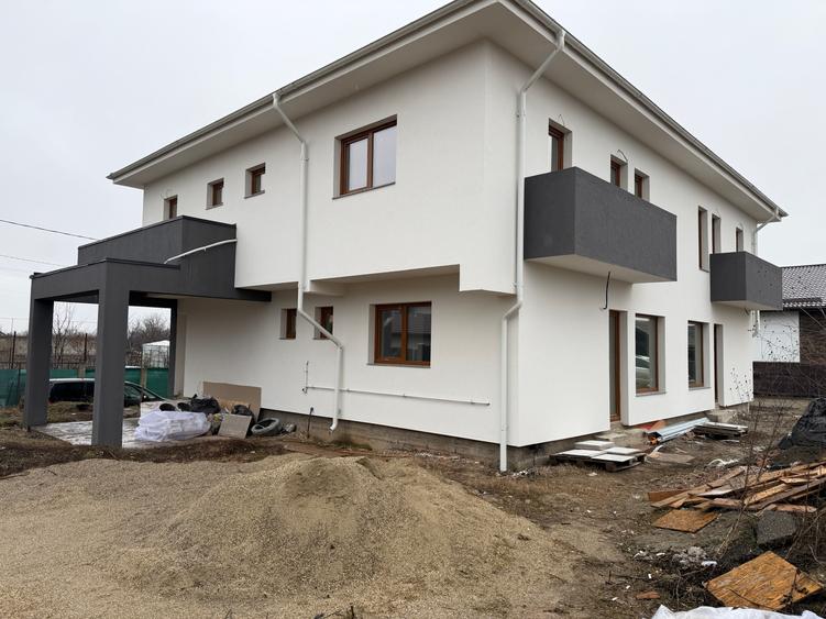 Casa Individuala Cuplata de vanzare in Paulesti