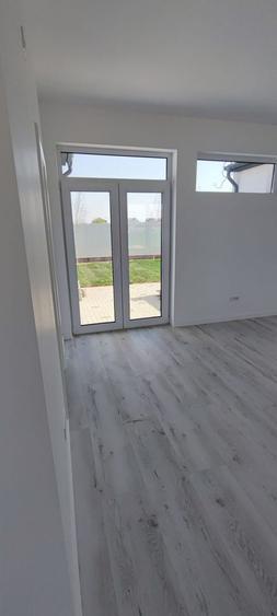 Vila 4  camere Parter