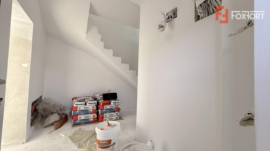 Duplex 5 camere cu toate utilitatile - Mosnita Noua