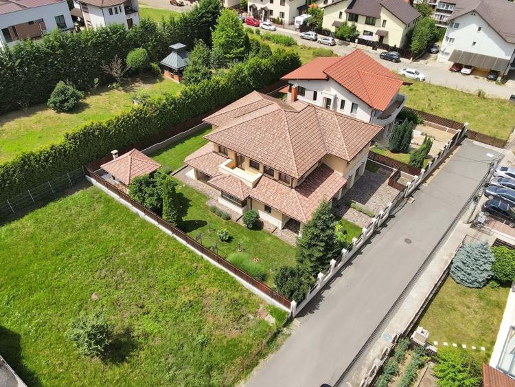 Vila superba, in stil mediteranean, strada privata