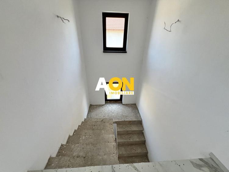 Casa individuala cu 4 camere, 2 bai, terasa, 800mp teren, Sp+P+1E