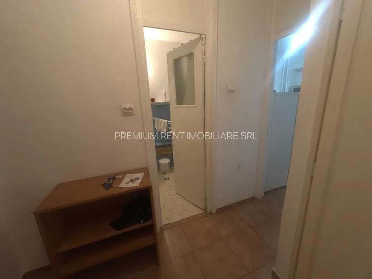 Calea Calarasilor, garsoniera, 300 euro, 6 min metrou Muncii, actual 08 iulie - 5