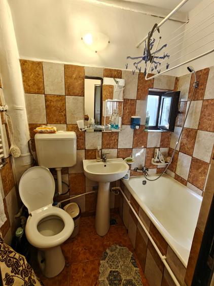 2 camere , bloc 1975, pe str. Valea Lunga