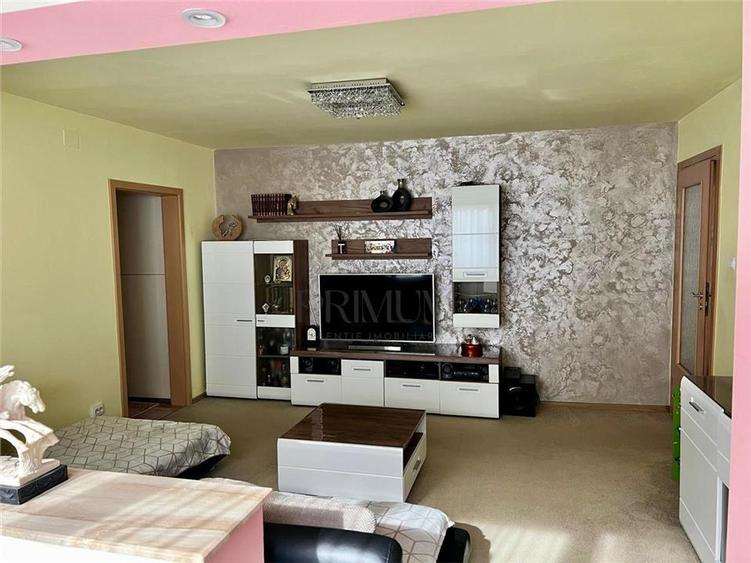 SPITALUL JUDETEAN - PARTER - BLOC IZOLAT - 3 CAMERE - BALCON - CENTRALA PROPRIE