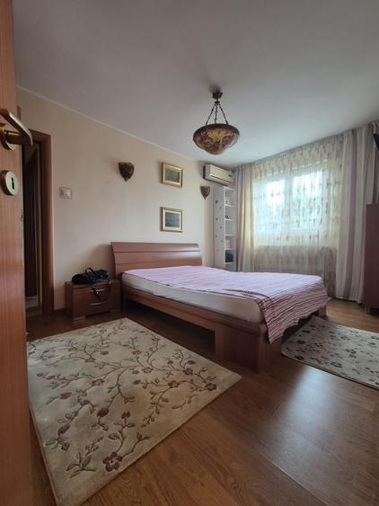 Apartament 3 cam: Drumul Taberei-Str Sibiu- cu loc de parcare