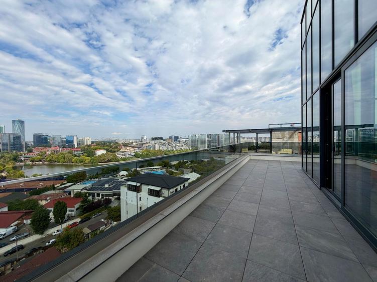 Penthouse unic! Vedere spectaculoasă spre lac