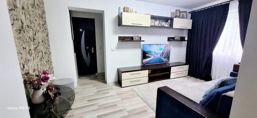 Apartament cu 2 camere, etaj 2/4, zona Podu Ros