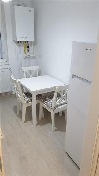 Apartament 2 camere cu balcon zona Mihai Viteazul