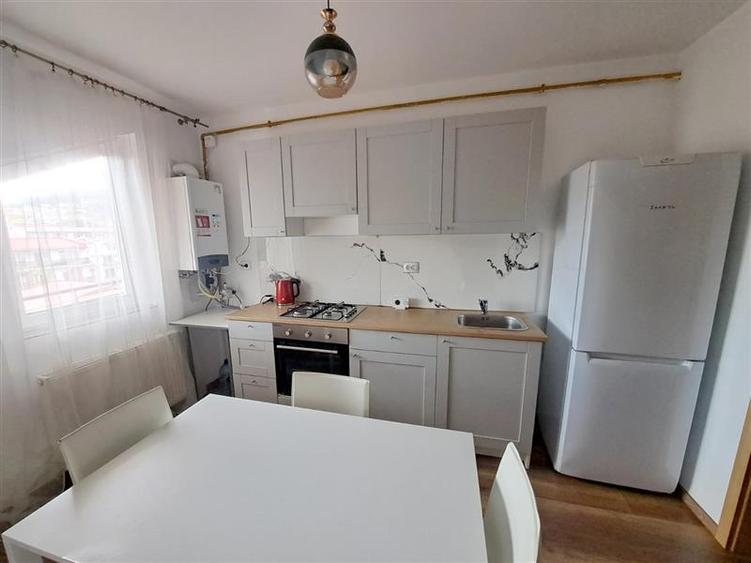 Cluj, Floresti apartament 4 camere, negociabil