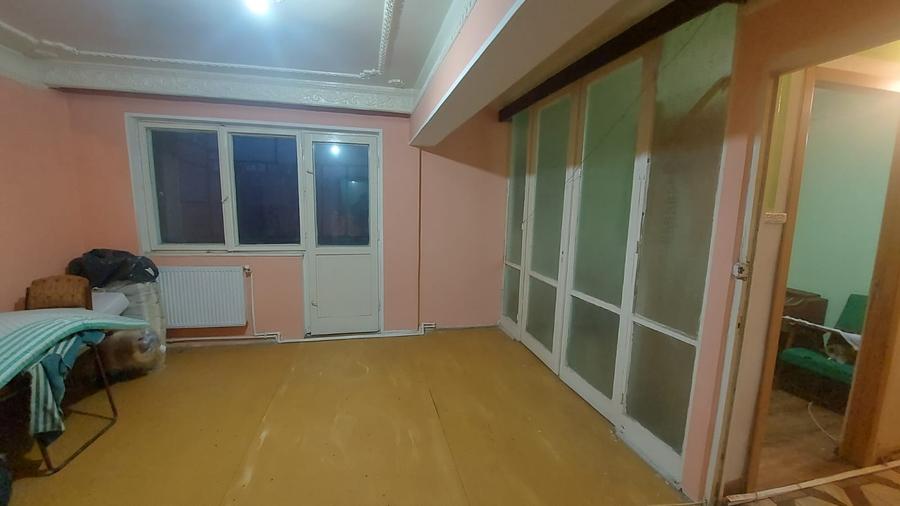 Apartament cu 3 camere Micro 38, stradal