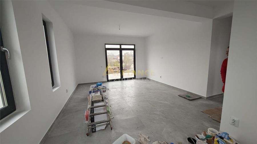 Casa individuala - 3 camere - 2 bai - 378 mp teren