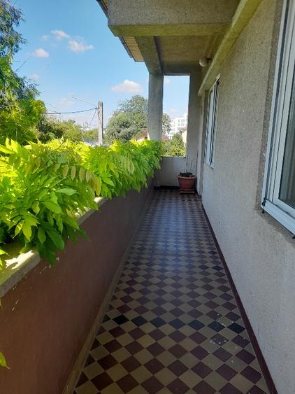 Etaj la vila tip duplex D+P+E/ 4 camere in spatele strandului
