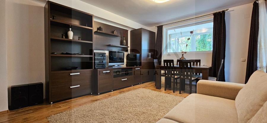Apartament de 2 camere, decomandat, 73mp, parcare, zona Trifoiului