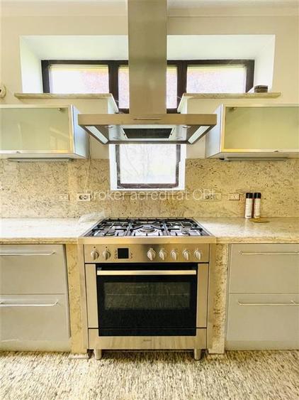 VANZARE VILA 8 CAMERE 652 mp teren zona Sisesti Sector 1 - 5