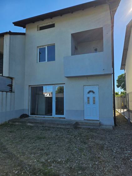 Oferta vanzare parte din duplex P+M Pitesti, 138000 EURO