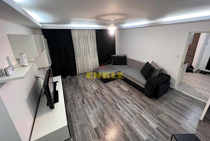 Vânzare apartament 2 camere semidecomandat, zona Împărat Traian