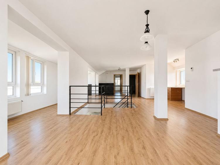 Apartament cu 4 camere - pozitie excelenta - zona Girocului