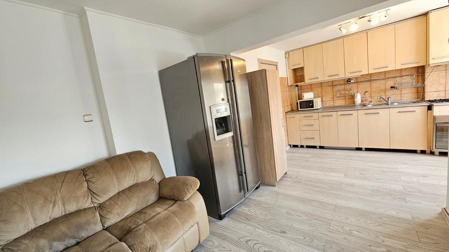 Apartament 3 camere Centrul Civic,renovat,mobilat,vedere Tampa,liber,158000 Euro