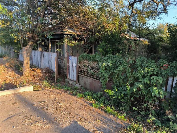 De vanzare Teren 1085 mp cu casa demolabila, Padureni, com. Buturugeni - 2