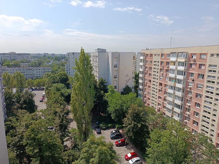 Apartament 2 camere decomandat metrou Titan / Parc IOR