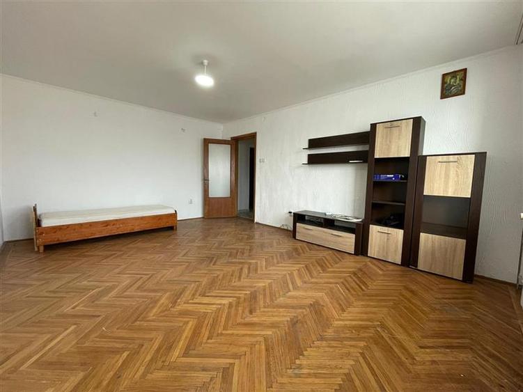 Apartament 4 camere de vanzare zona centrala Tulcea